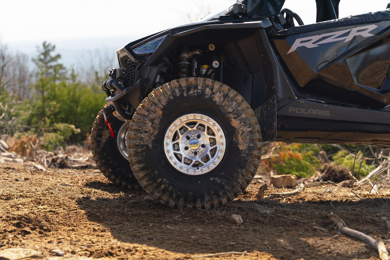 2024 Polaris RZR Pro R - KMC UTV TORX UTV BEADLOCK - Machined
